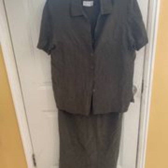TWO tops options & skirt 3 pc set - Picture 1 of 7